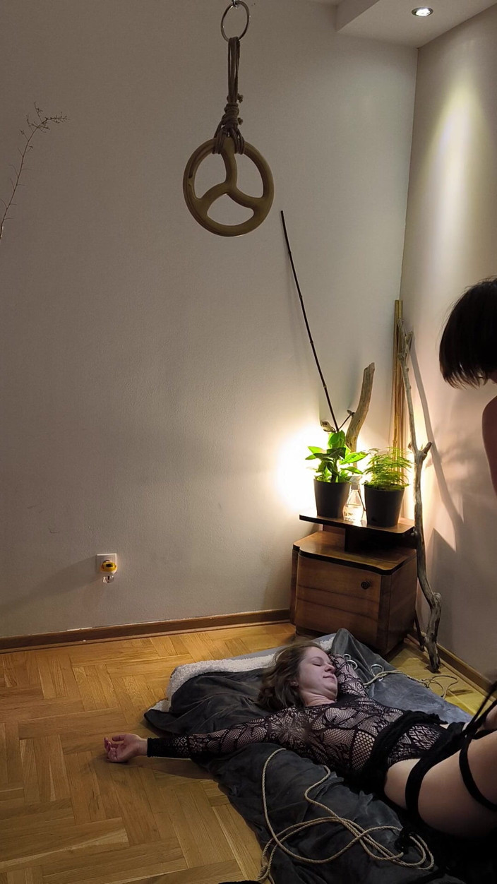 FenekManul: Show Shibari nhẹ nhàng