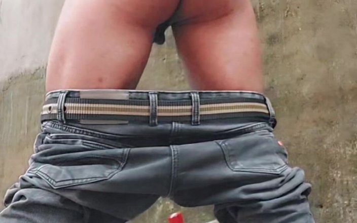 Sissy Bisexual: 女性化された弱虫屋外放尿コンピレーション