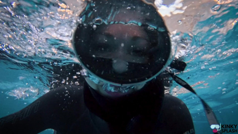 UKCuteGirl Lucy Lauren: Underwater Giantess Hunts &amp; Claims Her Tiny Prey