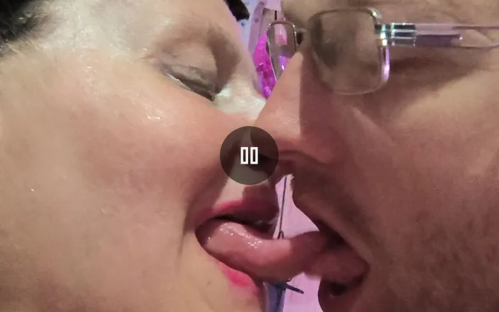 HerculesnVENUS: The Tounge Game Got Hot Kissing with All the Tounge...