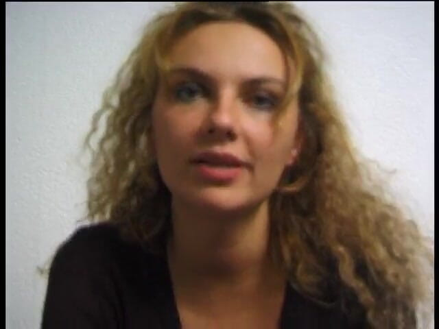 POV Orgasms: Blonde sweetie masturbiert, bevor sie in pov-action gefingert wird