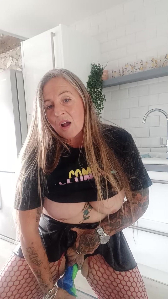 Kitty James: Plonge mon clunge