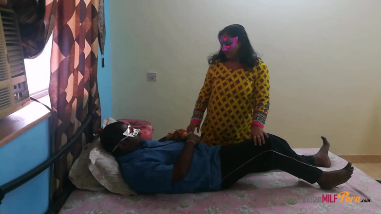 Shanaya Bhabhi: Explicitní hardcore sex indického páru natočený v ložnici