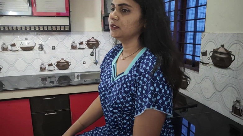 Vaigavarun45: Vaishnavy dan sharun raj dientot habis-habisan sama pacarnya di dapur...