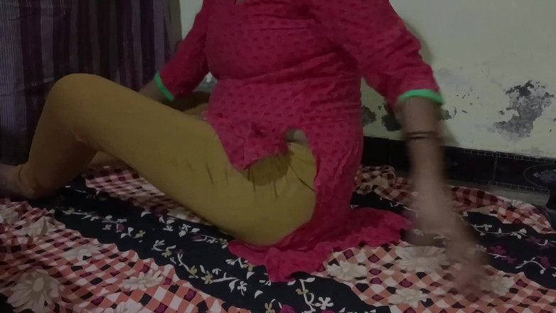 Bhabhi UP: バービはただそれをやっているだけです