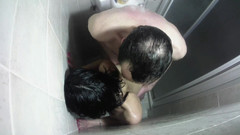 LauraOnHeels: 熟女们在淋浴和浴缸里操阴道、嘴巴和肛门的合集