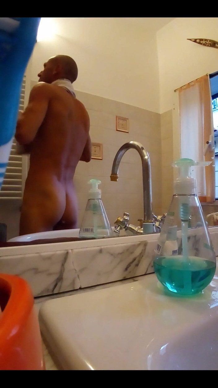 Boy jerking off: Visiting Bathroom