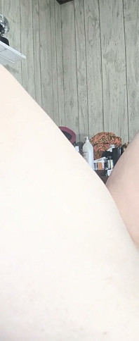 Big Fat Chick Legs Spread Wide Big Black Cock Cums for a Ride