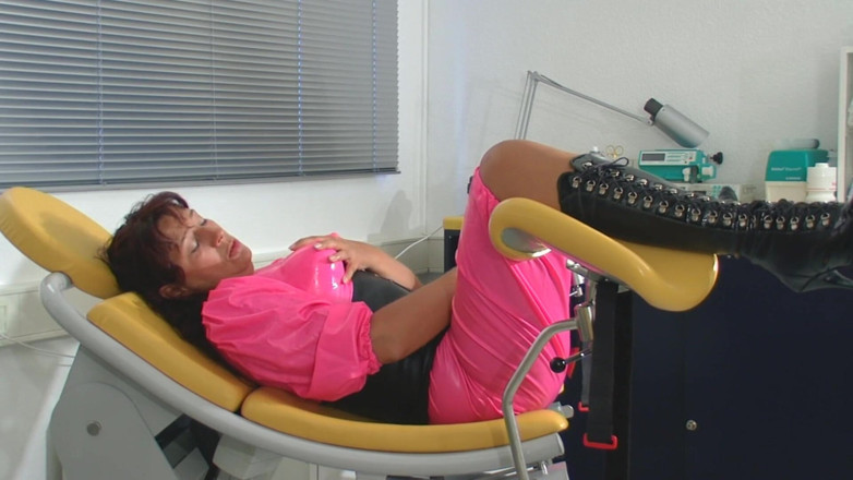 Rubber & Clinic Studio - 1ATOYS: Vacuum pussy pump and anal dildo