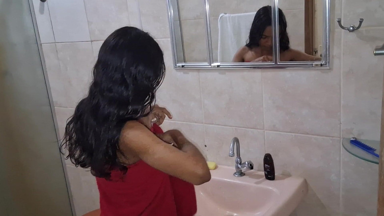 Jasmine santana: Saya menangkap abang tiri saya melancap, saya mati kerana terangsang...