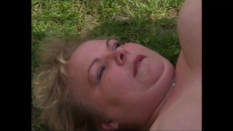 Muschi movie official: Country milf com peitões é fodida como uma puta ao ar...