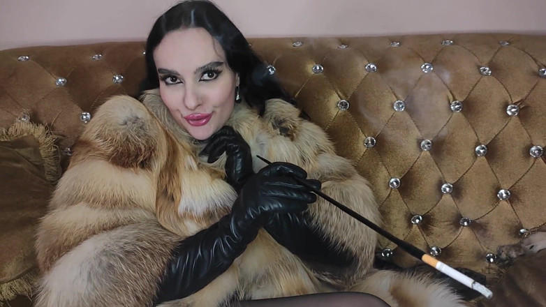 Princess18_: Déesse de la fourrure, fumée sexy