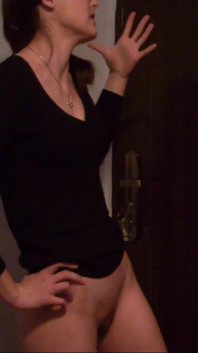 Kinky Teen Pee on the Floor and Talks About How She Feels