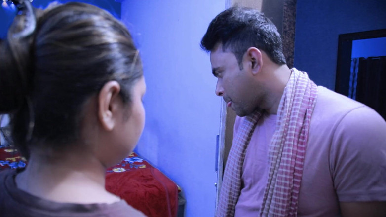Triflicks: Masseur Gave a Massage to Beautiful Young Girl Vagina