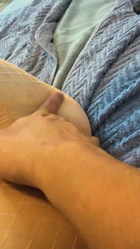 MILF jalang Elektra Kween pepek basah dikongkek sehingga pancutan mani di muka