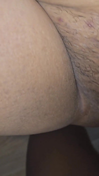 Grosse bite noire, bouffage de chatte, éjaculation, avalage, squirt, baise
