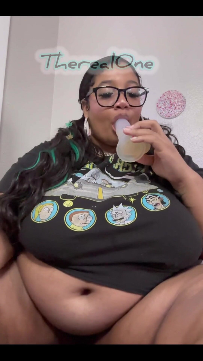 Biggdebbie solo: 팬티에 흠뻑 젖은 Biggdebbiecakez