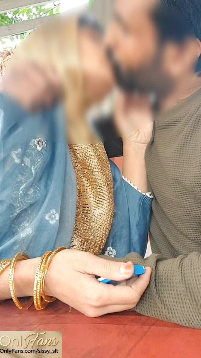 Submissive couple: Fată Hijabi Sex Oral Riscant În Aer Liber Cu Pulă Mică