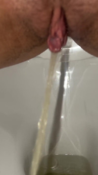 Compilazione! Urine gialle mattutine! Figa in mutandine diverse! POV!