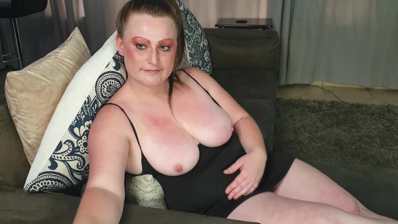 domslutfucker: Awek montel gebu merokok dengan buah dada besarnya keluar