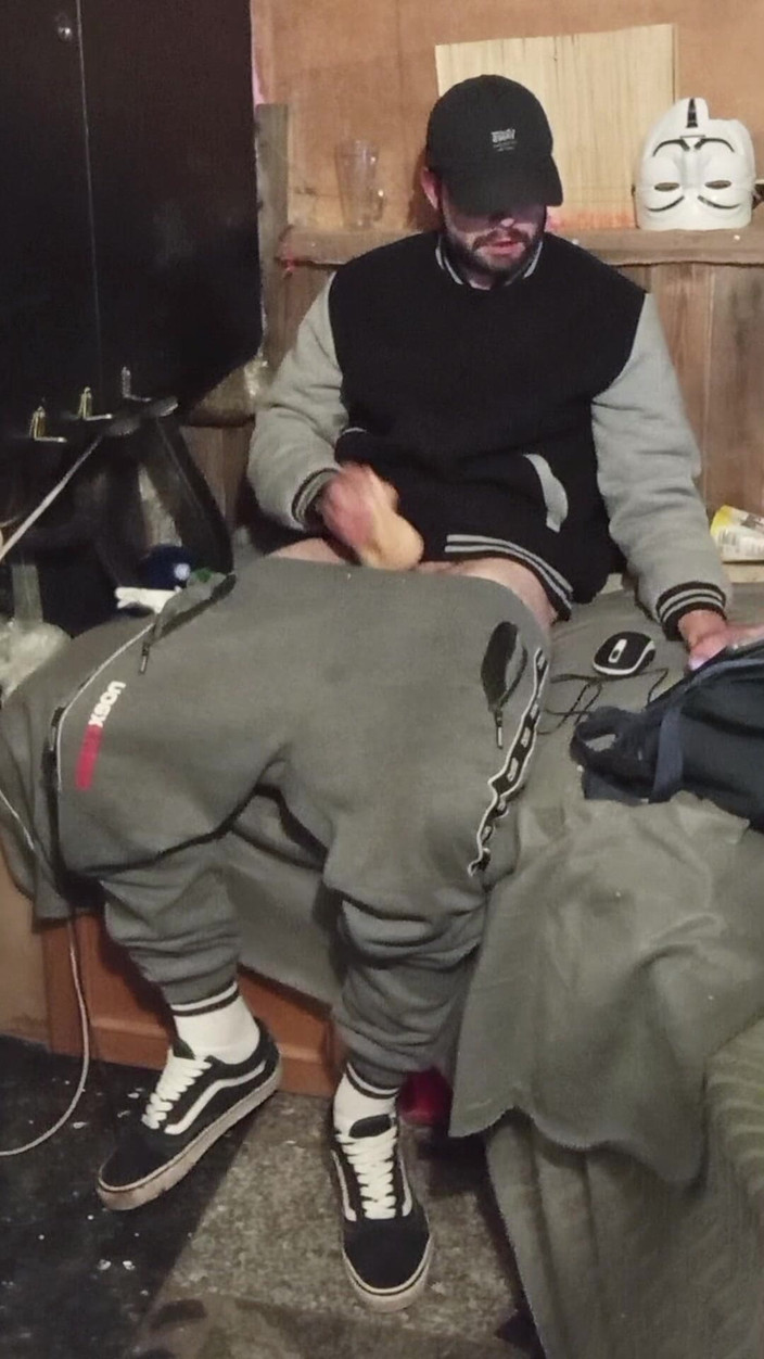 jerkofflover: Výstrek Na Mieste Kde Si Chodievam Masturbovať a Plus Predtým...