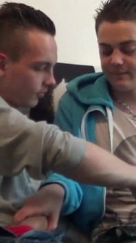 Homosexual futut de pula xxl a prietenului său