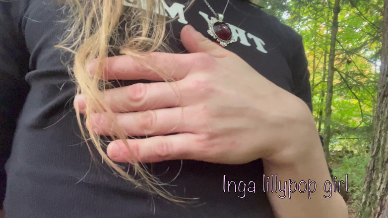 Inga lillypop girl: Dáma si hraje s kozami v lese