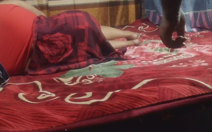 Nura443: Знайшовши красиву тітку наодинці вдома, невістка змусила її трахнути його