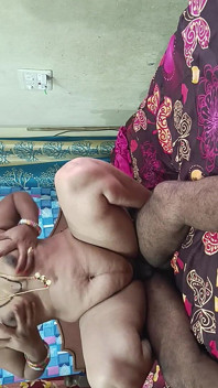 India caliente madrastra caliente vaca chica folla mientras chupa coño caliente
