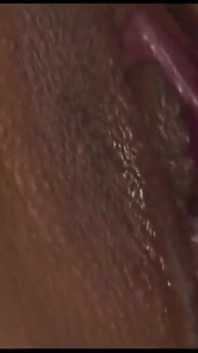 Aksi hot lesbian yang lagi asik muasin memek bebask mereka pakai mainan seks