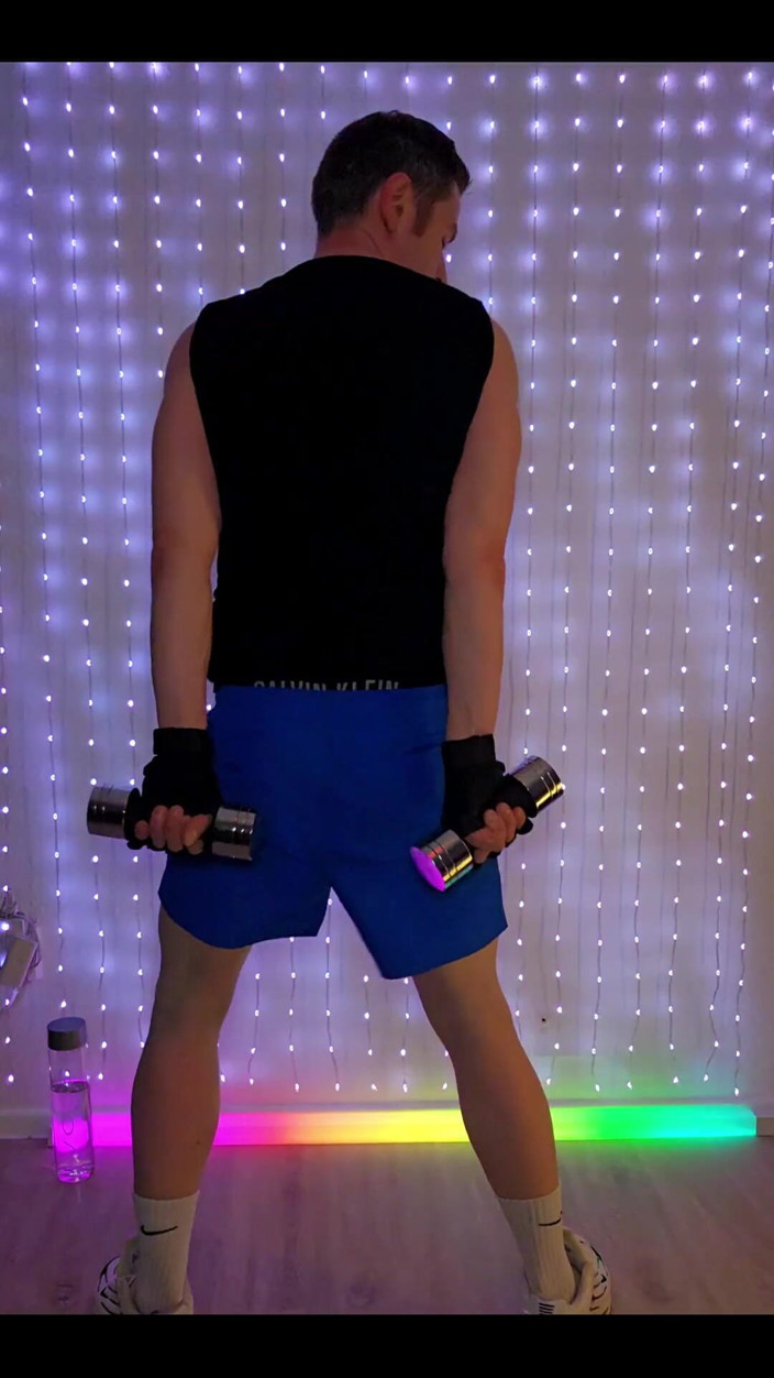 Roman Heart: Entraînement de fitness en short CK bleu 