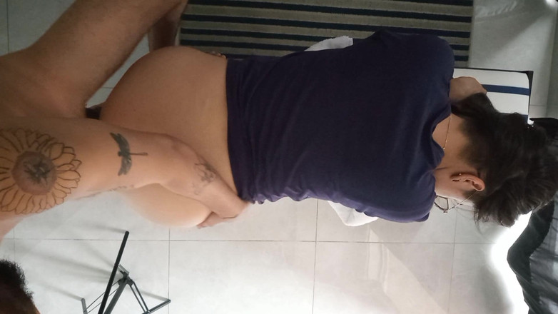 Porntner: Mon rendez-vous Tinder me demande de la baiser lors de...