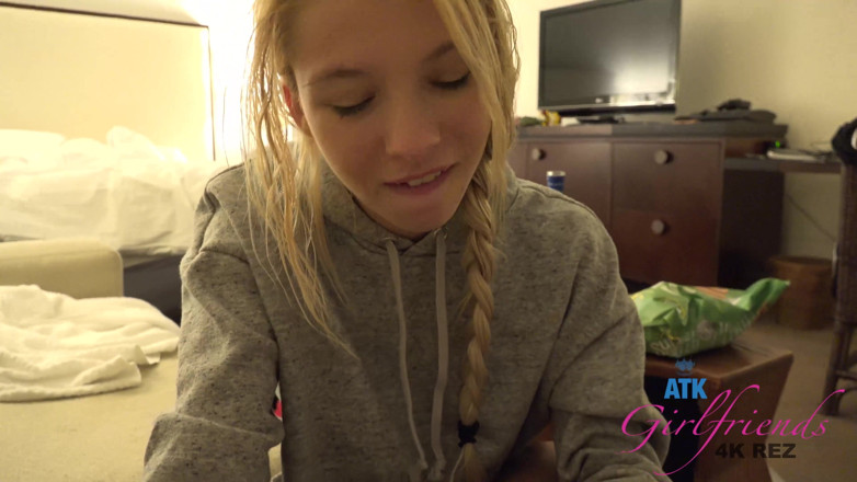 ATK Fans (Girlfriends): Virtueller Urlaub auf Hawaii mit Kenzie Reeves 3/14