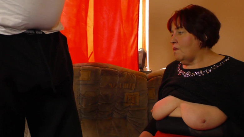 MMV Mature: GRUBA ruda staruszka w pończochach lubi być ruchana i palcami...