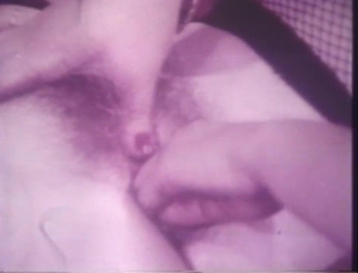 Vintage megastore: Klassiek vintage lesbisch poesje likken en vuistneuken