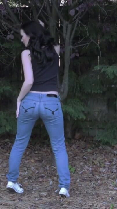 Garden jeans wetting