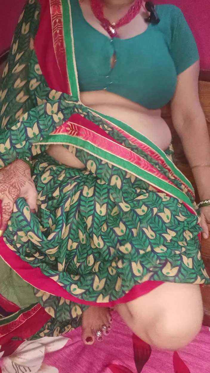 Kavita suman: Tôi muốn con cu to đen. Vợ bbw Ấn Độ saree khiêu vũ...