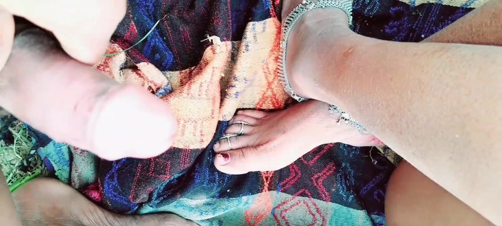 Renudbf: Venkovní vesnická dívčí žhavá sex v hořčcovém poli