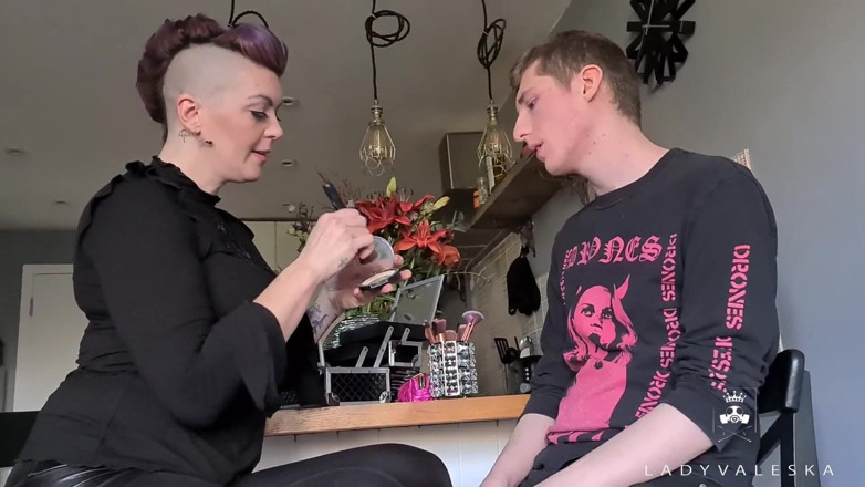 Lady Valeska: Chłopak do dziewczyny Pt. 1 Make Over