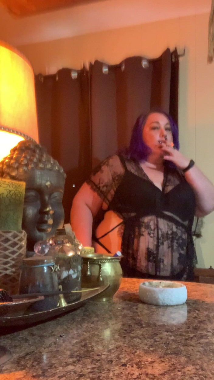 BlancaGirlBBW: Merokok dengan Saya