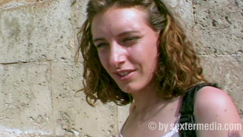 Sextermedia by Pete: Turistka na Mallorce Jane spokojená u bazénu