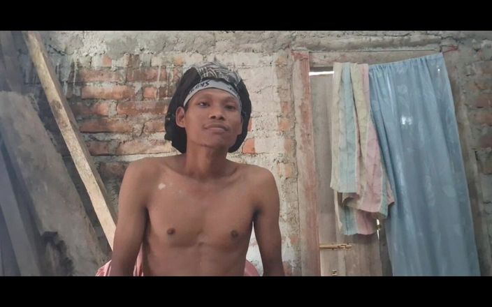 Badu vim: 英語、郷土歌、ダンス、ビデオ歌手、ヘラクソン、マラク