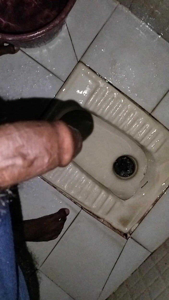 Gorakhpur: 妻の口に入れろ