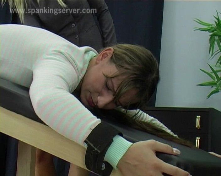 Spanking Server: Briana Cane Classic07168