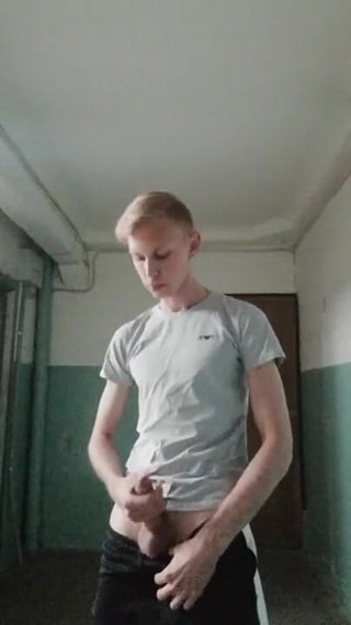 Dick Boys Studio: Décidé de se branler à l'entrée