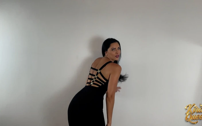 Kira Queen: Kira Queen retar bröst och röv för att göra dig...