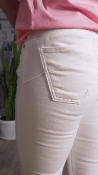 shaukiya chodne laayak mammi land dhone ki jins aajmaati hai aur painti lain ko chherti hai
