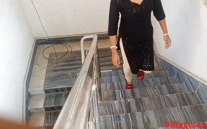 Villagesex91: Girlfriend Fucked by Pressing Her in the Bathroom