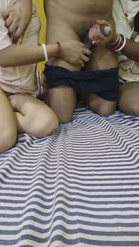 Trio entendu baiser un nouveau couple marié et sa demi-sœur