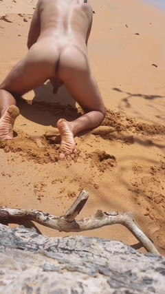 Ladysilvas: Ladysilva naakt op het strand